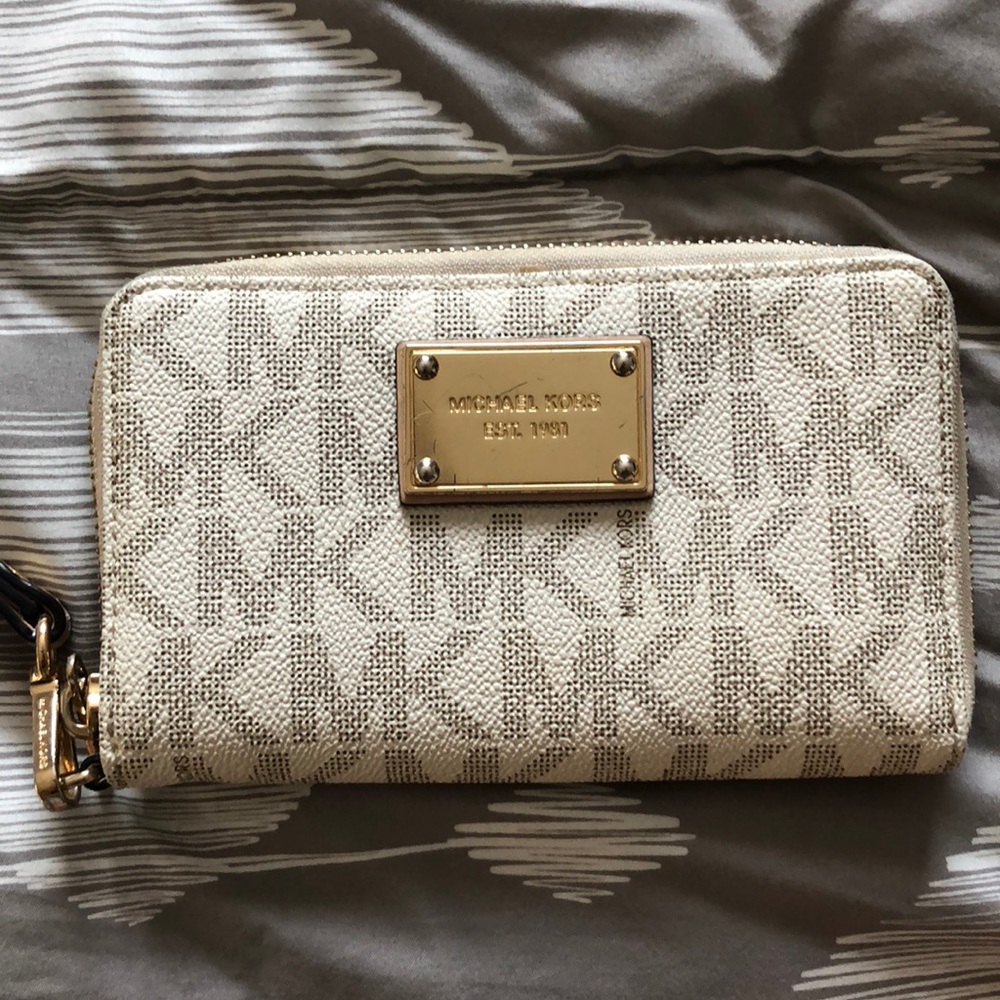 Michael Kors Wristlet